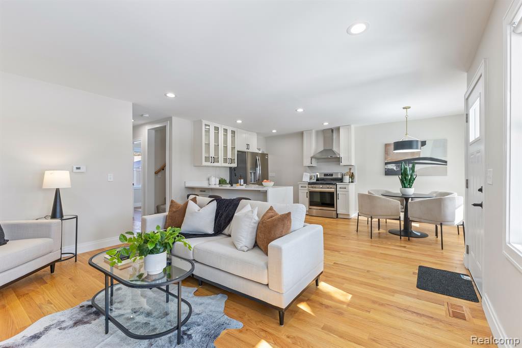 3518 Normandy Road Royal Oak, MI 48073 - Photo 10 of 45
