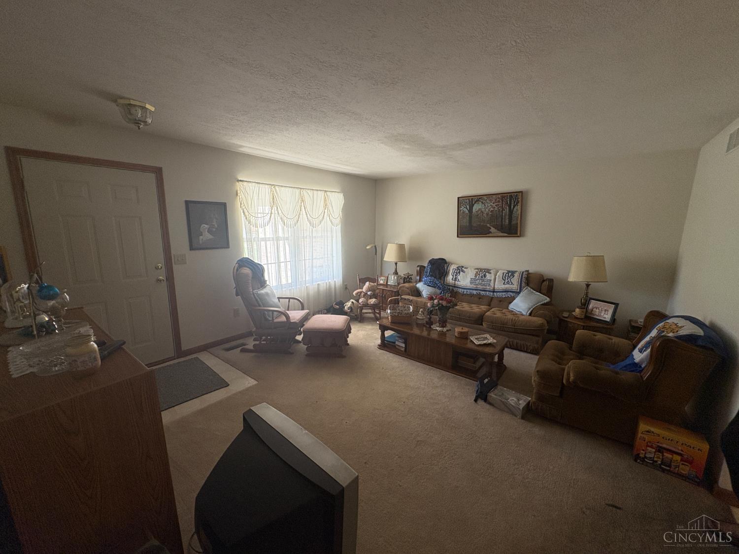 1628 Bell Road Hamilton, OH 45013 - Photo 3 of 19