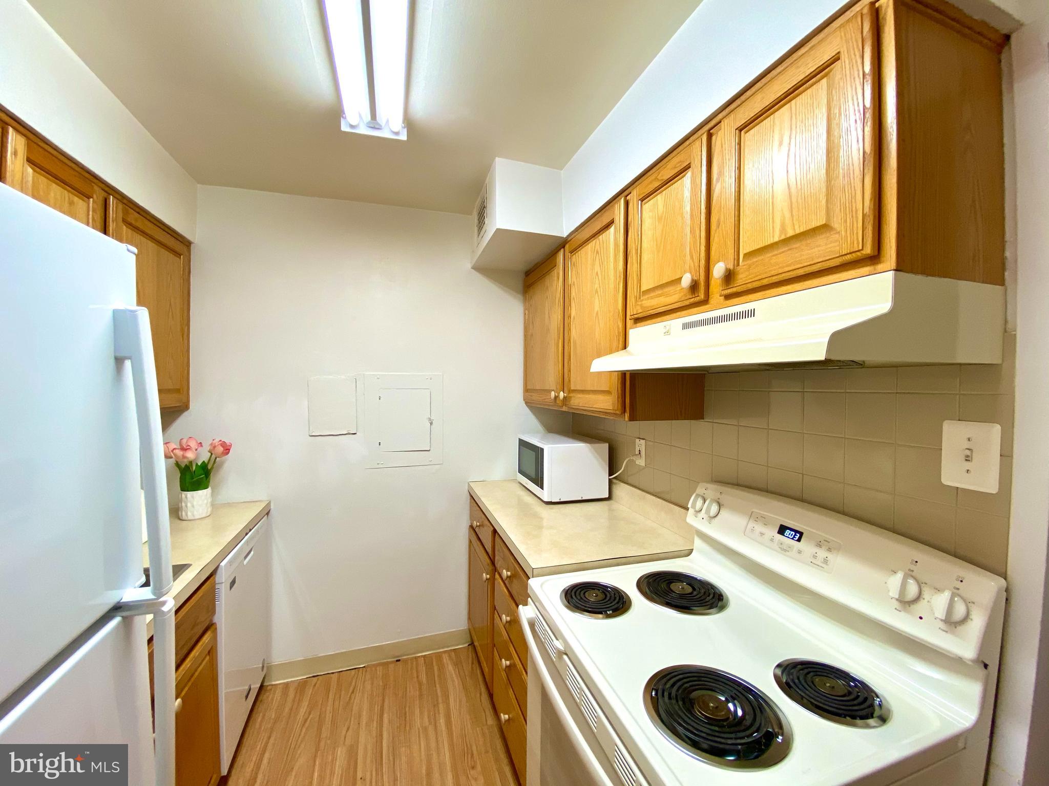 2501 Calvert Street Northwest, Unit 401 Washington, DC 20008 - Photo 27 of 45
