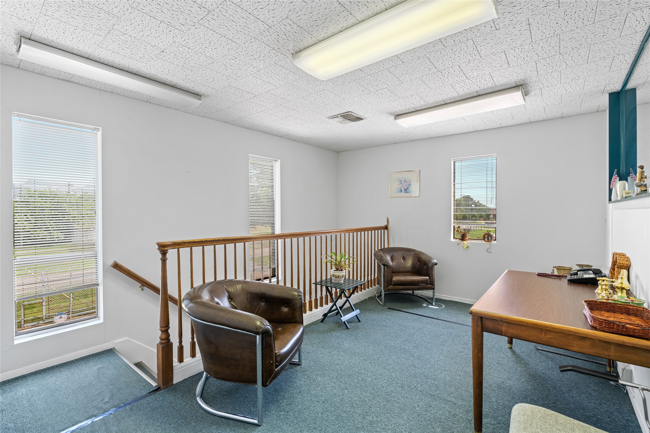 6910 Winton Street Houston, TX 77021 - Photo 24 of 50 a living room with furniture