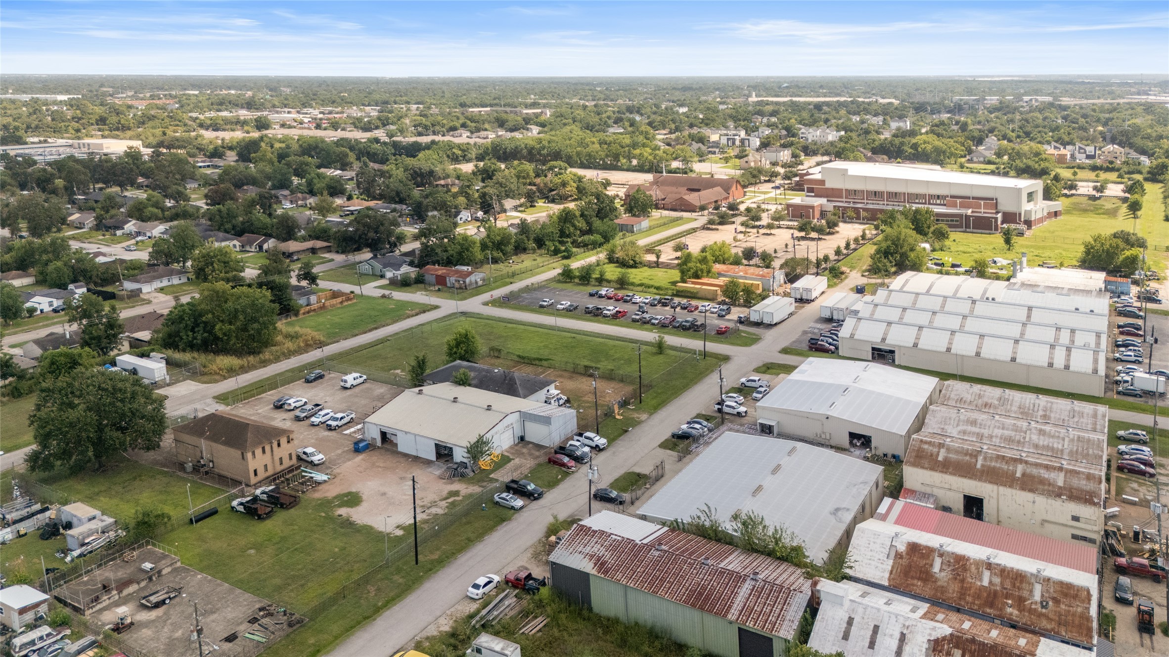 6910 Winton Street Houston, TX 77021 - Photo 45 of 50 an aerial view of multiple house