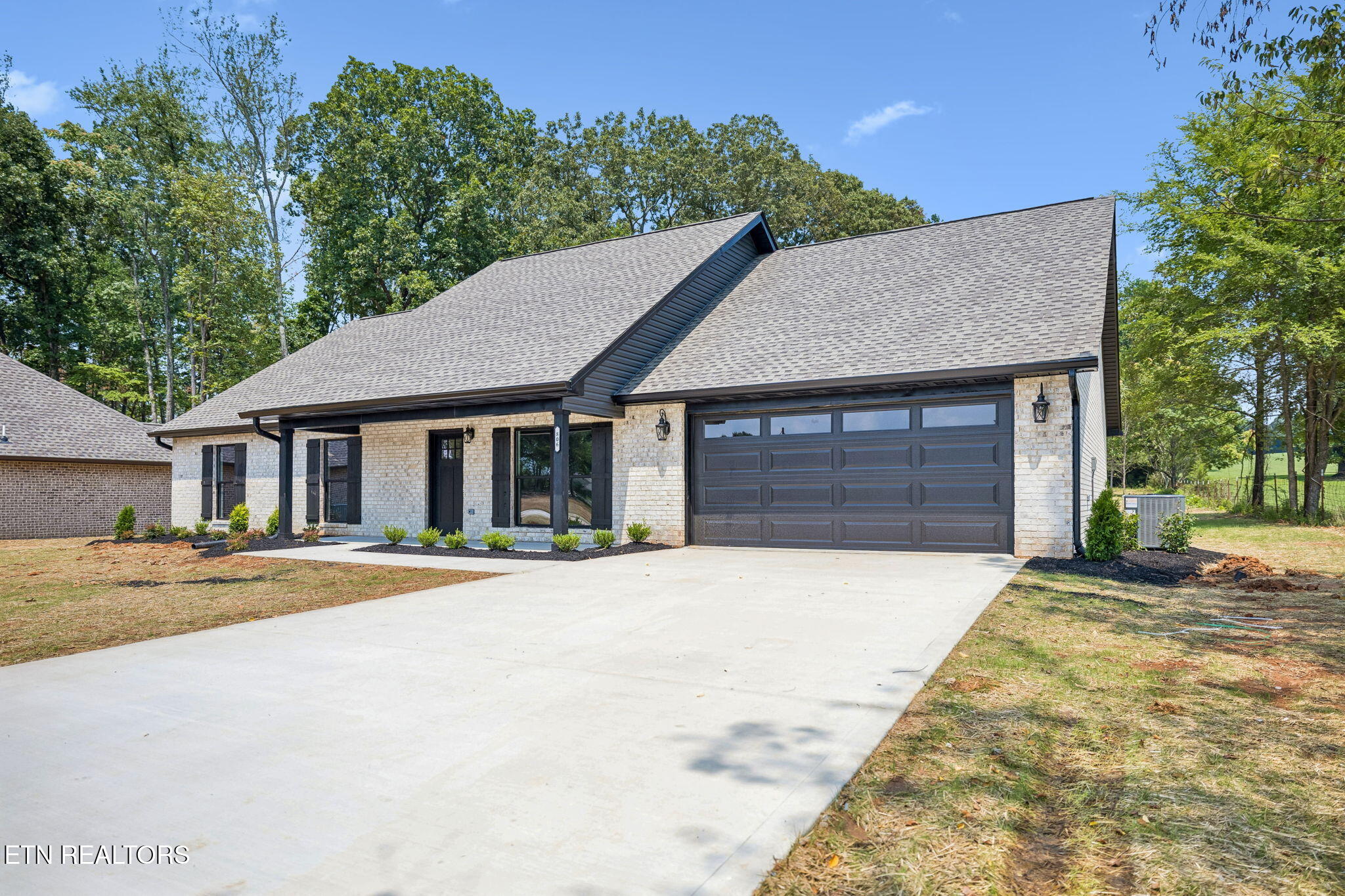 806 Johnson Road Maryville, TN 37804 - Photo 3 of 43 Front View