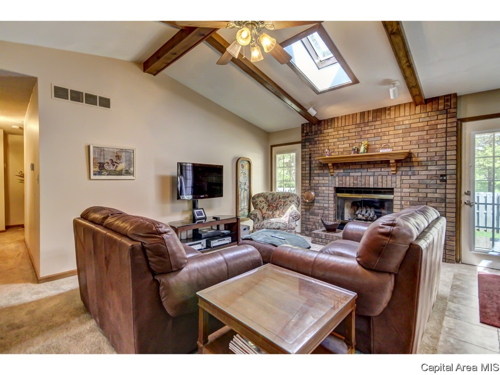 1504 Devonwood Springfield, IL 62704 - Photo 17 of 36 Gallery Image 17