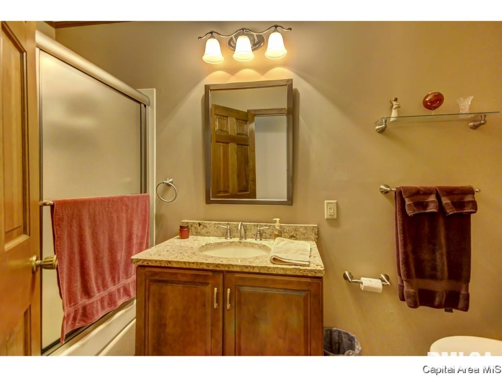 1504 Devonwood Springfield, IL 62704 - Photo 21 of 36 Gallery Image 21