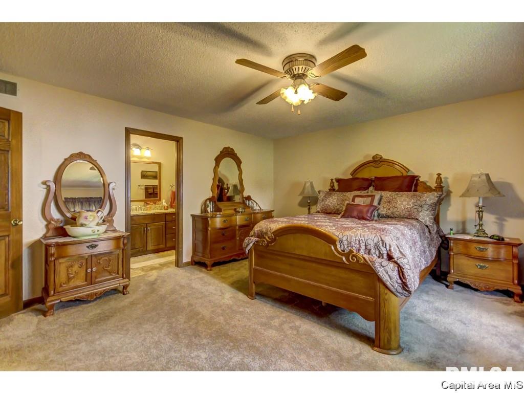 1504 Devonwood Springfield, IL 62704 - Photo 23 of 36 Gallery Image 23