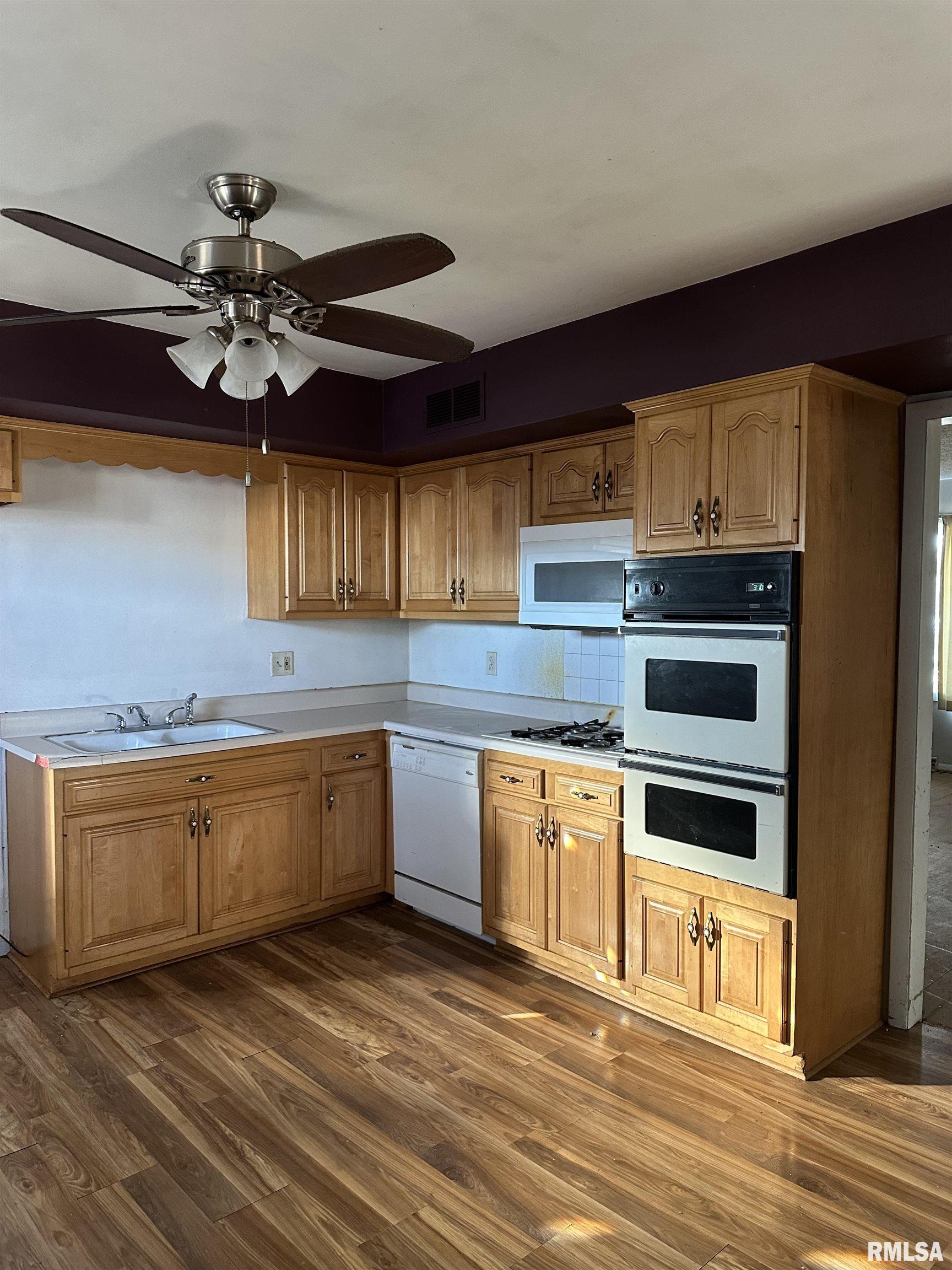 2416 West Overhill Road Peoria, IL 61615 - Photo 16 of 25 Gallery Image 16