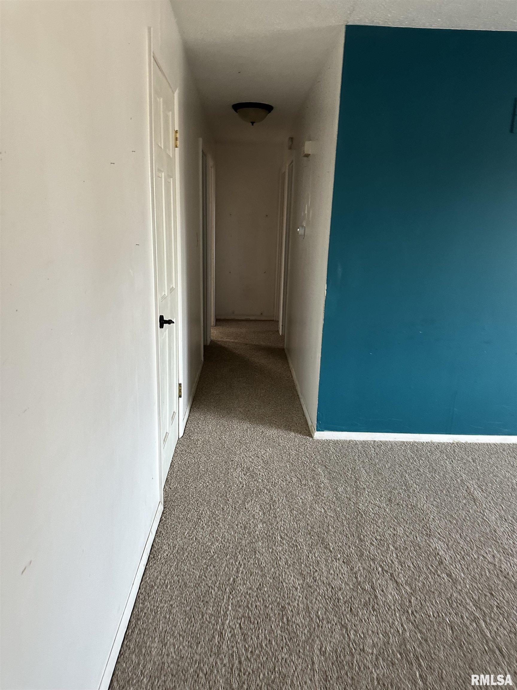 2416 West Overhill Road Peoria, IL 61615 - Photo 5 of 25 Gallery Image 5
