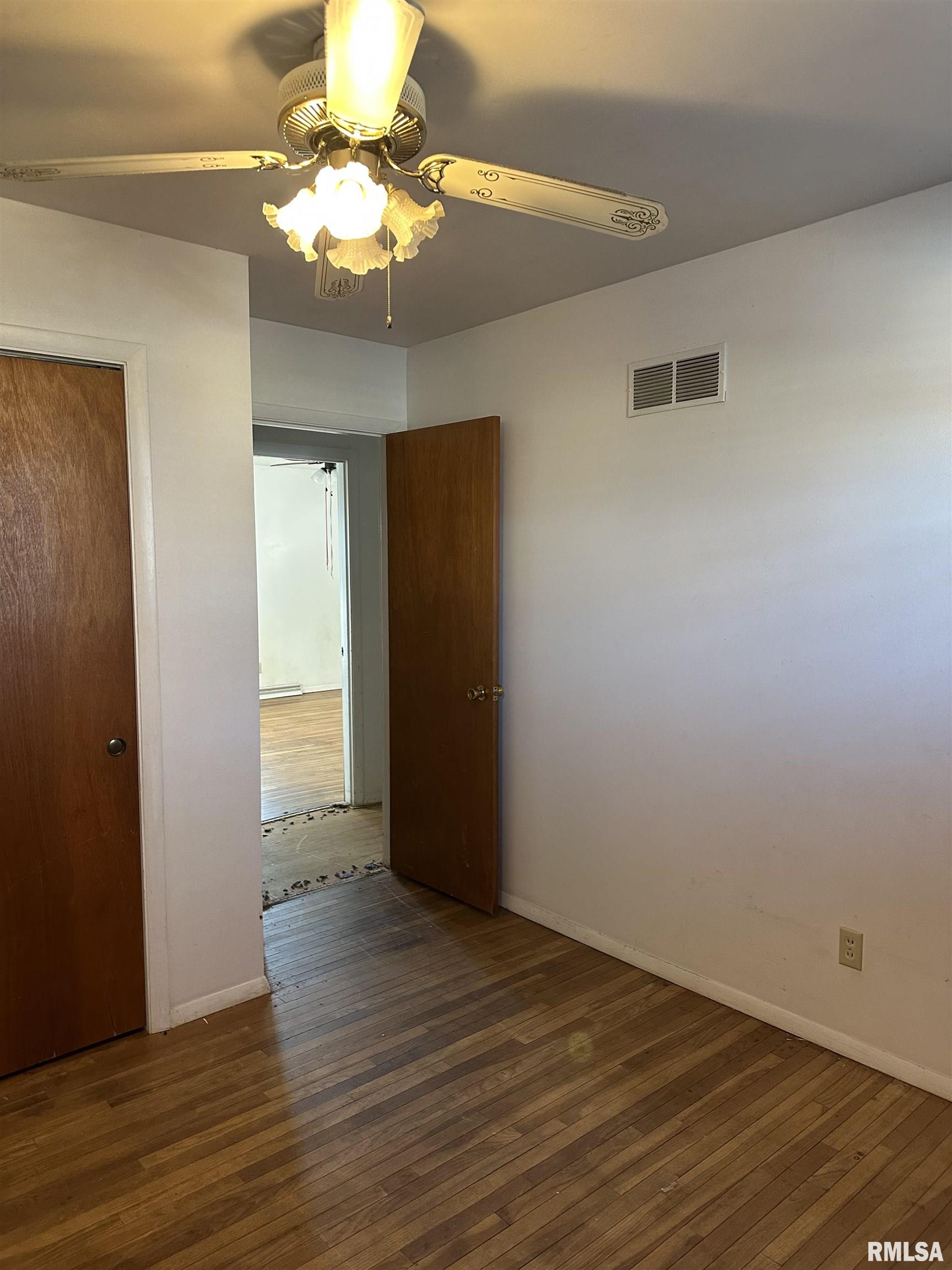 2416 West Overhill Road Peoria, IL 61615 - Photo 9 of 25 Gallery Image 9