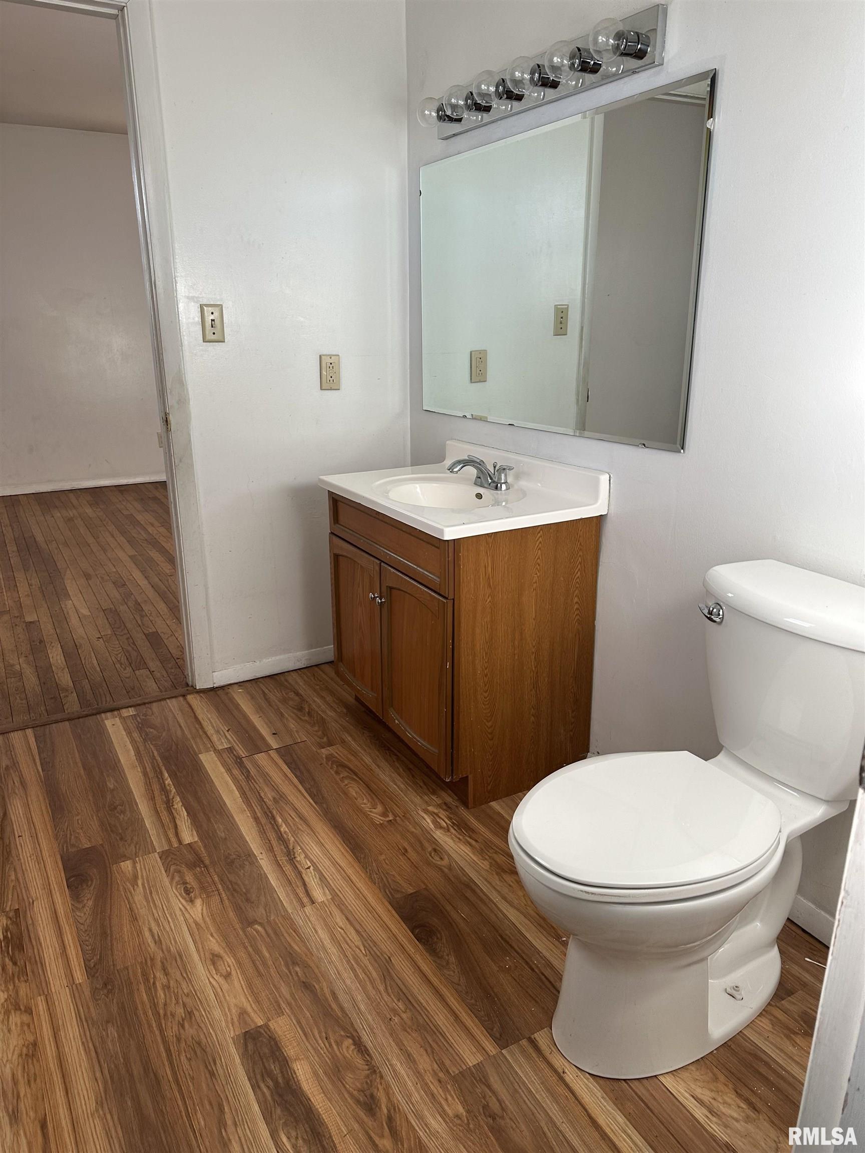 2416 West Overhill Road Peoria, IL 61615 - Photo 10 of 25 Gallery Image 10