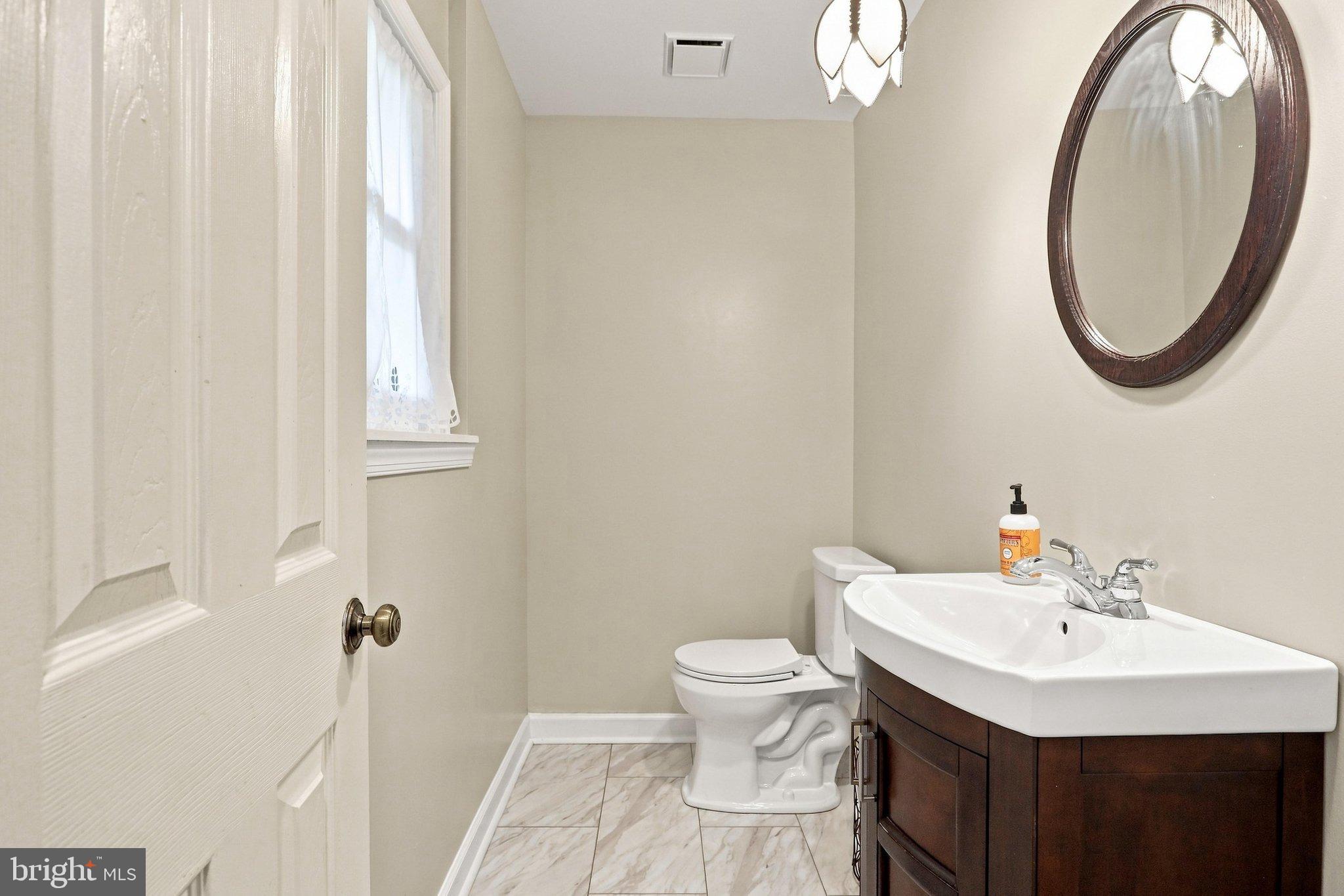 3195 Fiery Run Road Markham, VA 22643 - Photo 8 of 76 Half Bath on Main