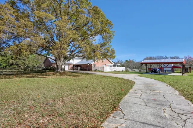 a view of an entryway with a window