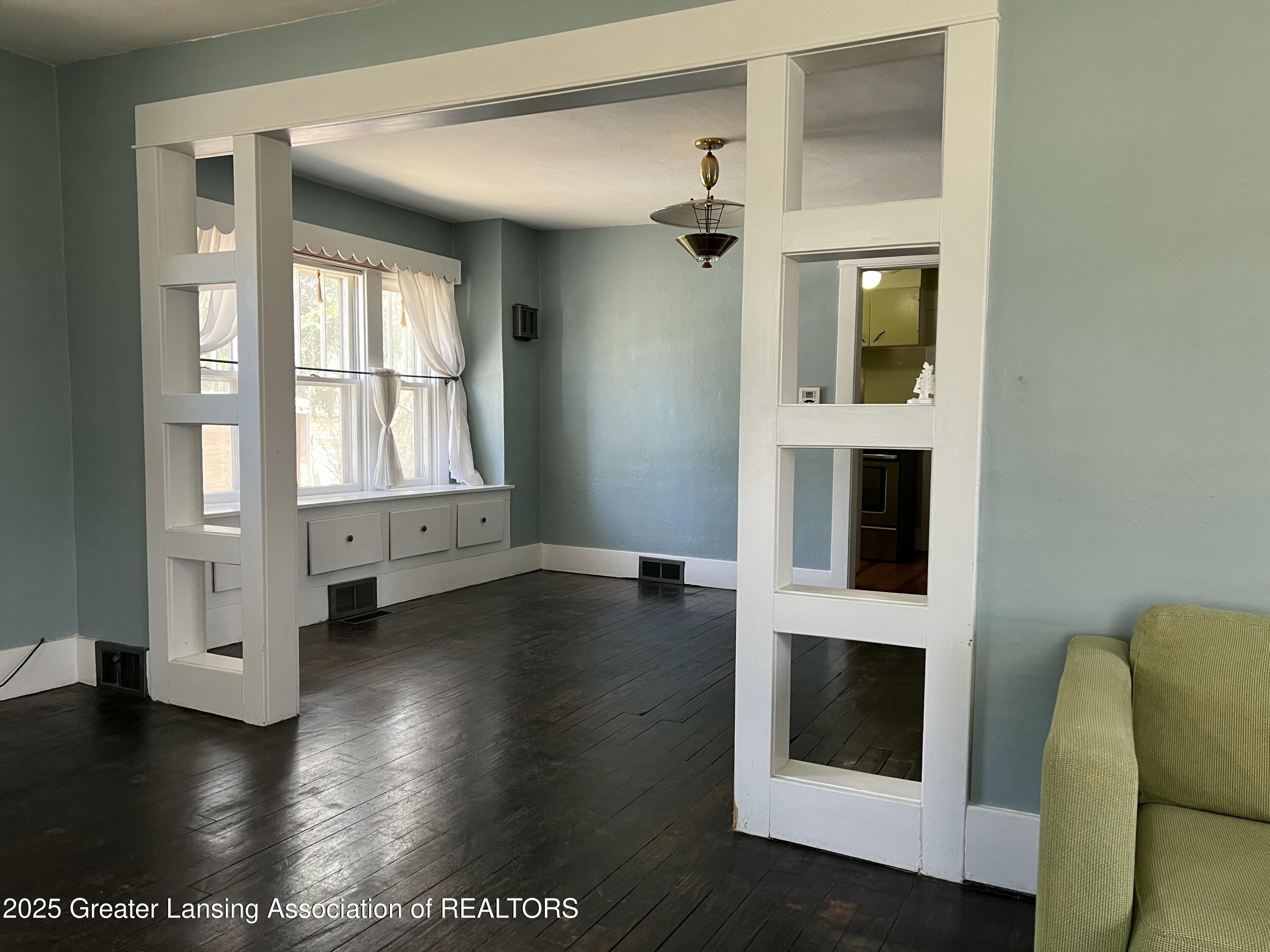 712 East Cavanaugh Road Lansing, MI 48910 - Photo 14 of 24 tempImage5mzDDq