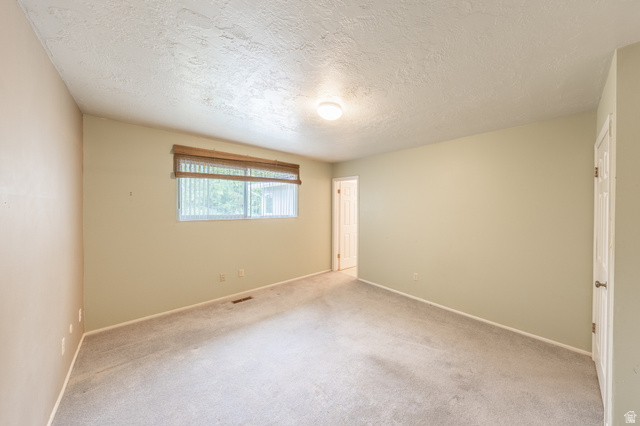 2297 Joni Drive Layton, UT 84040 - Photo 12 of 47