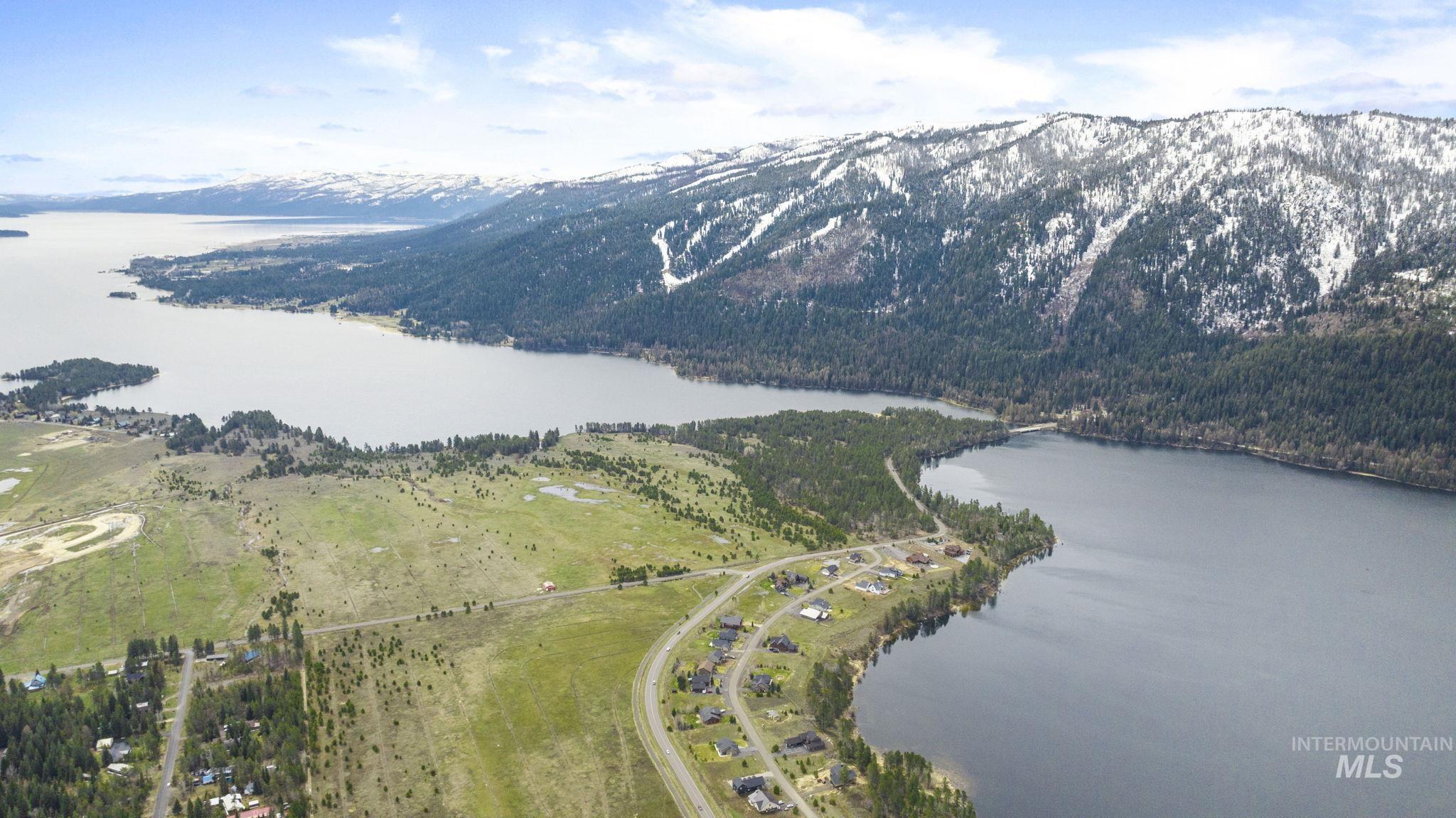 13142 Hawks Bay Road Donnelly, ID 83615 - Photo 4 of 40