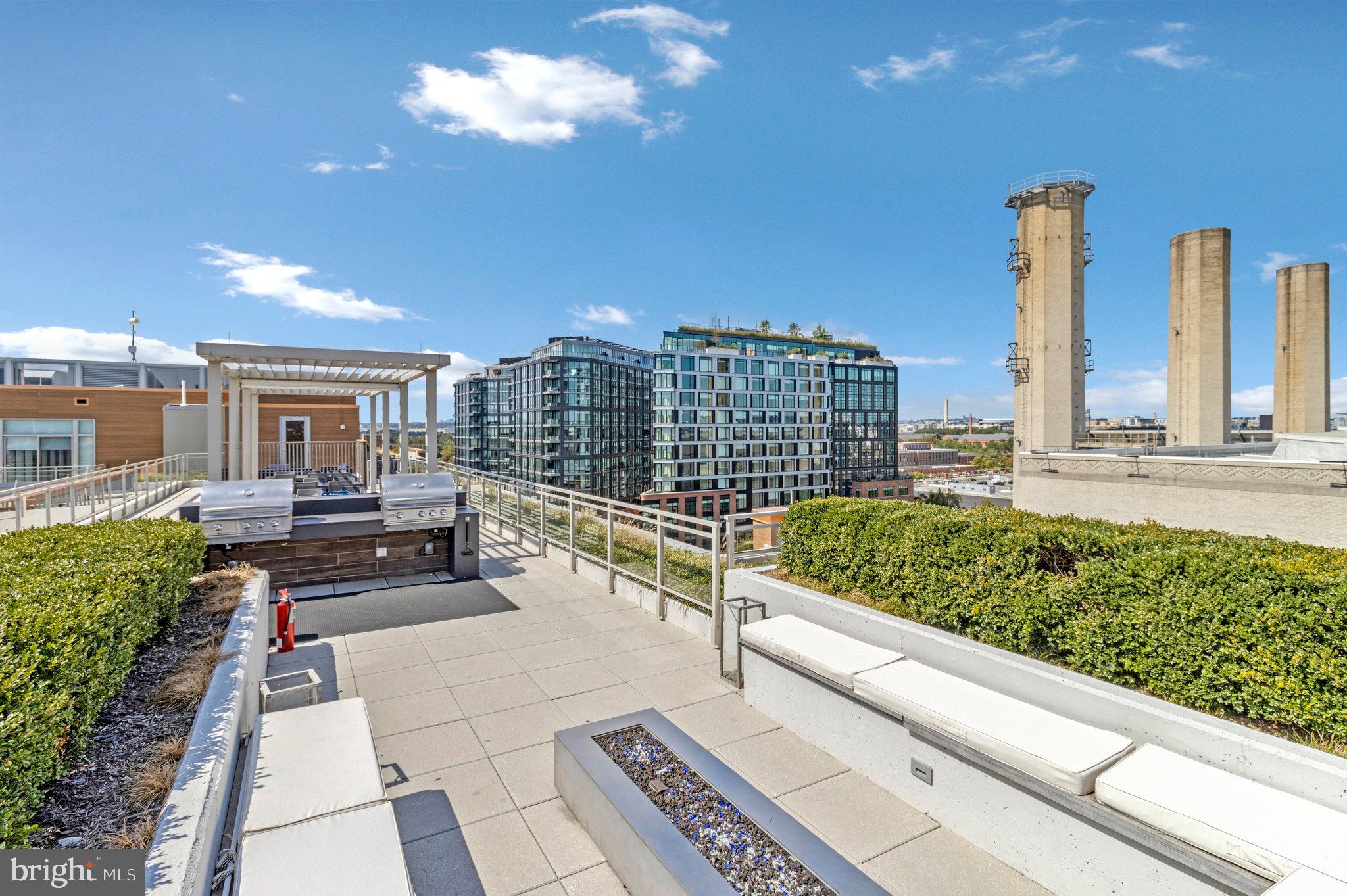 88 V Street Southwest, Unit 505 Washington, DC 20024 - Photo 28 of 38 a view of a city with tall buildings