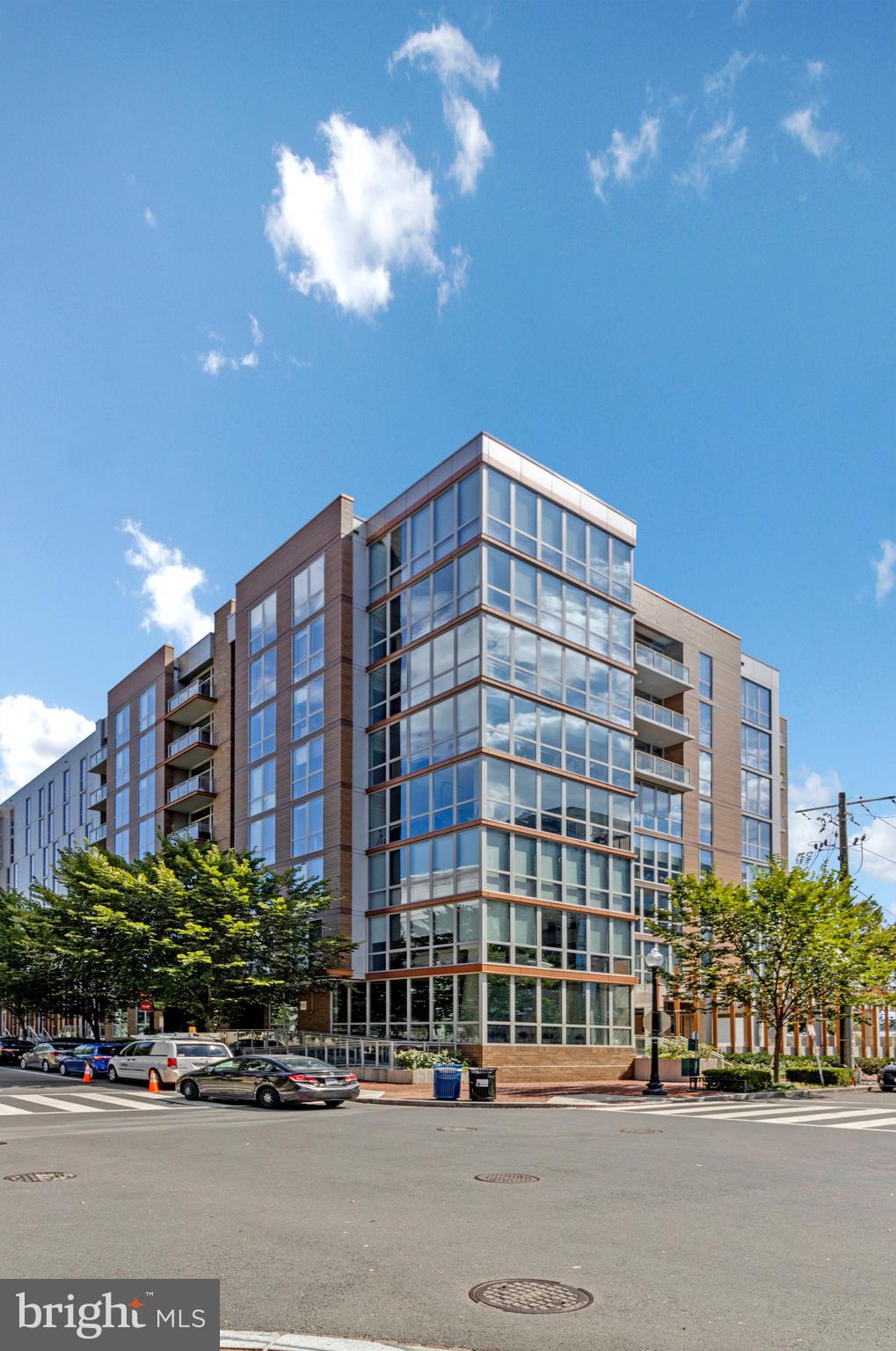88 V Street Southwest, Unit 505 Washington, DC 20024 - Photo 3 of 38 a front view of a building