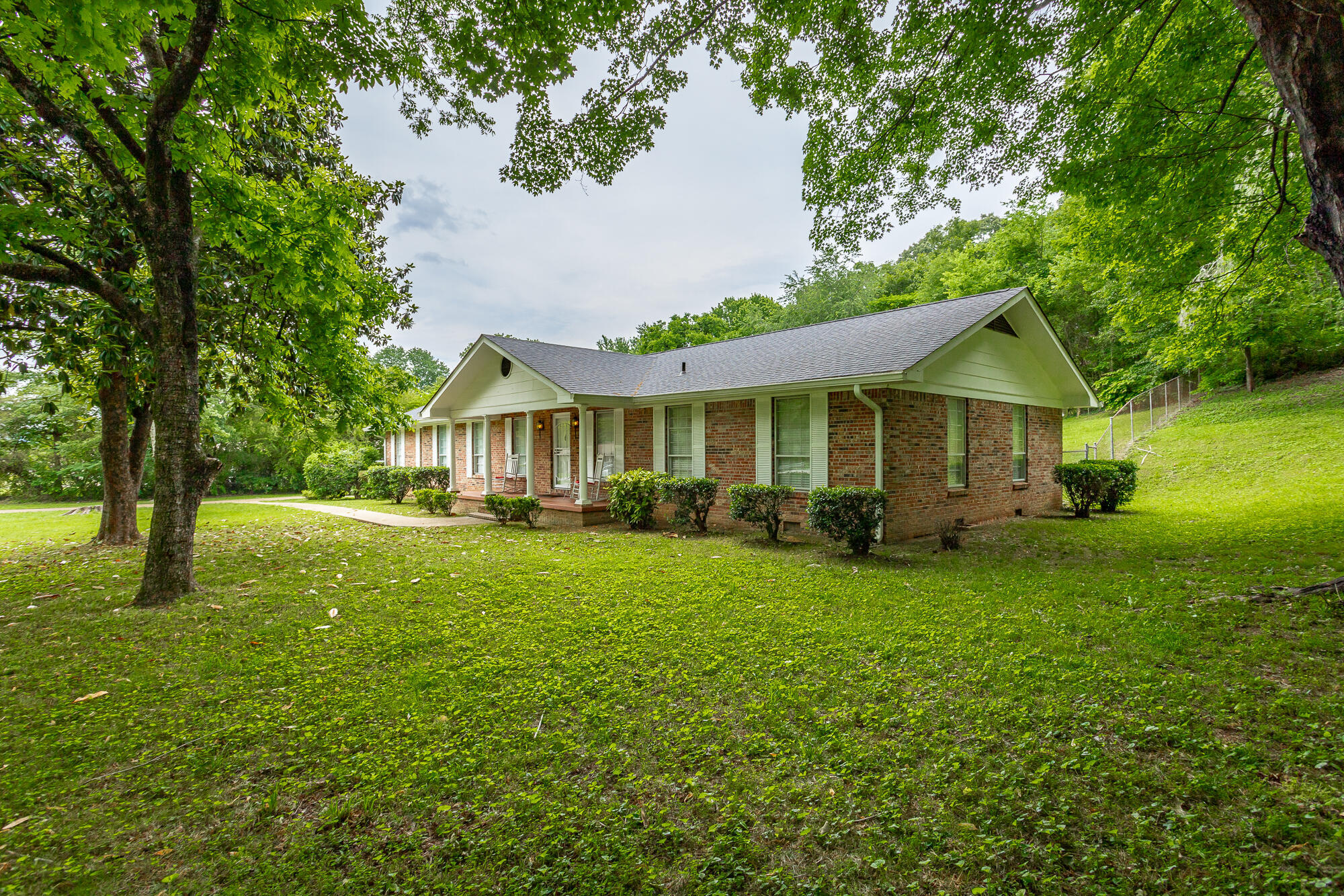 720 Gadd Road Hixson, TN 37343 - Photo 1 of 61 20240531141546534585000000-o