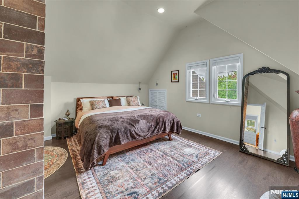 728 Stewart Street Ridgefield, NJ 07657 - Photo 16 of 32 Gallery Image 16