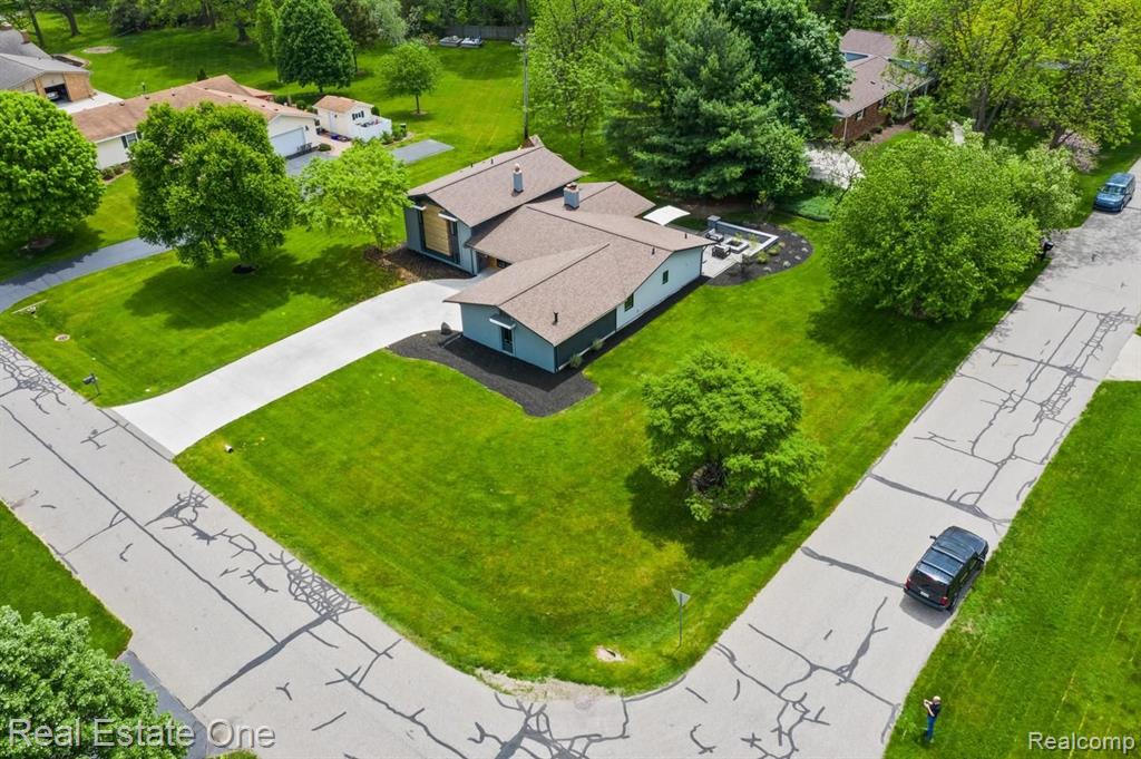 2373 Blockton Road Rochester Hills, MI 48306 - Photo 31 of 35