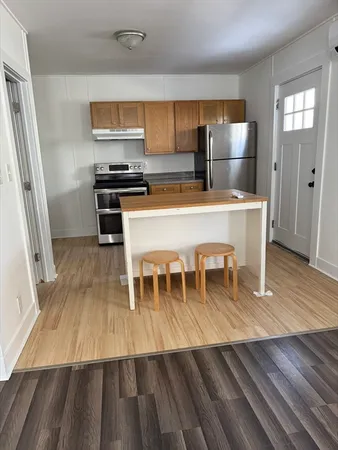 $1,800 | 99 East Clinton Street, Unit 1, New Bedford, MA 02740