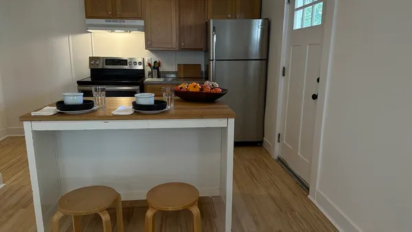 $1,800 | 99 East Clinton Street, Unit 1, New Bedford, MA 02740