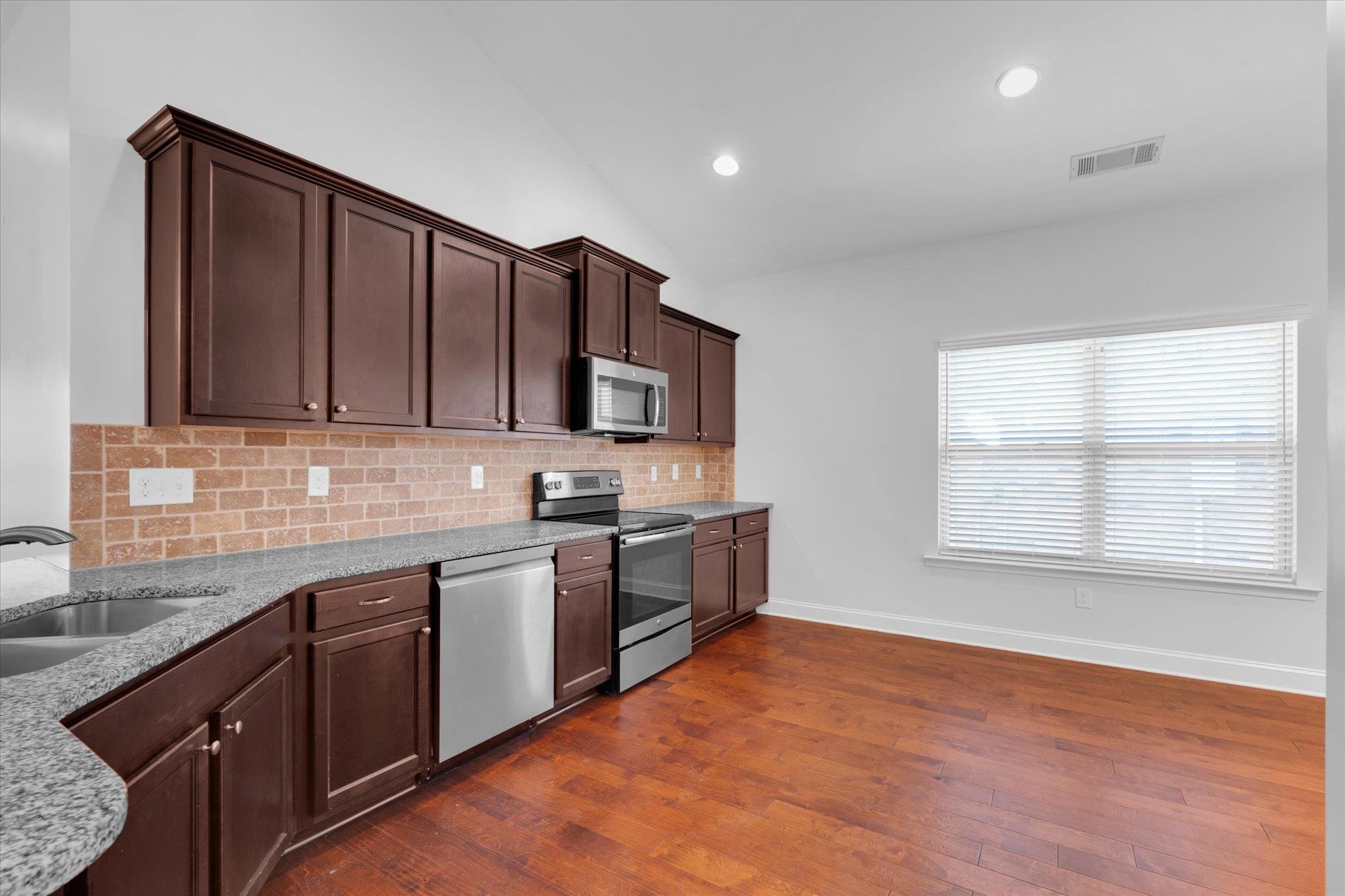 220 Scottish Avenue Simpsonville, SC 29680 - Photo 5 of 33