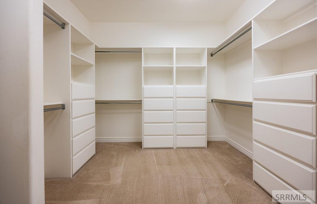 305 Spring Meadows Drive Idaho Falls, ID 83404 - Photo 28 of 66 Main level master with large walk in closet