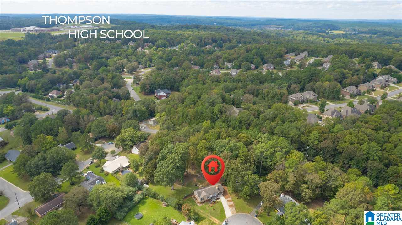 221 Dolphin Circle Alabaster, AL 35007 - Photo 2 of 29