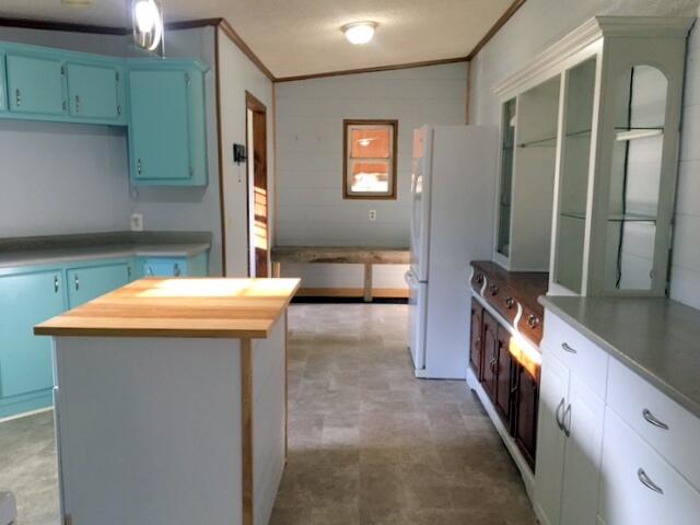 114 Getchell Corner Road Vassalboro, ME 04989 - Photo 18 of 44 Kitchen