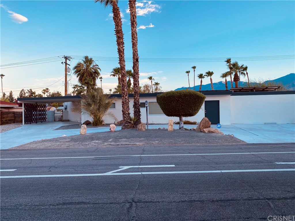 2295 East Alejo Road Palm Springs, CA 92262 - Photo 2 of 71