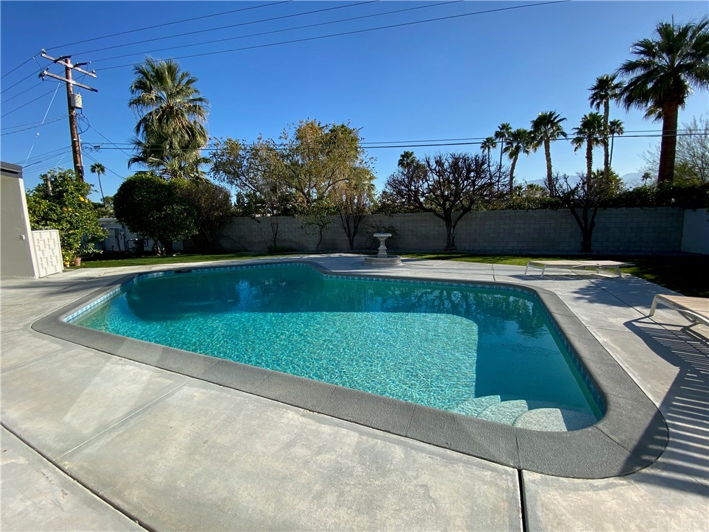 2295 East Alejo Road Palm Springs, CA 92262 - Photo 17 of 71