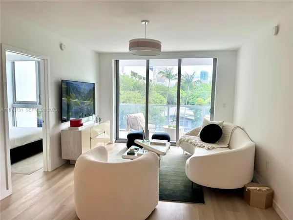 $3,400 | 13800 Highland Drive, Unit 307, North Miami Beach, FL 33181
