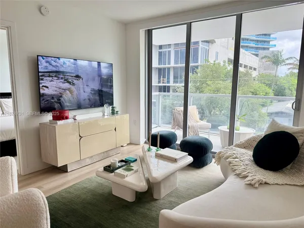 $3,400 | 13800 Highland Drive, Unit 307, North Miami Beach, FL 33181