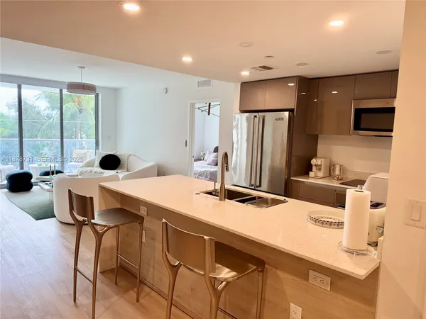 $3,400 | 13800 Highland Drive, Unit 307, North Miami Beach, FL 33181