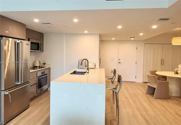 $3,400 | 13800 Highland Drive, Unit 307, North Miami Beach, FL 33181