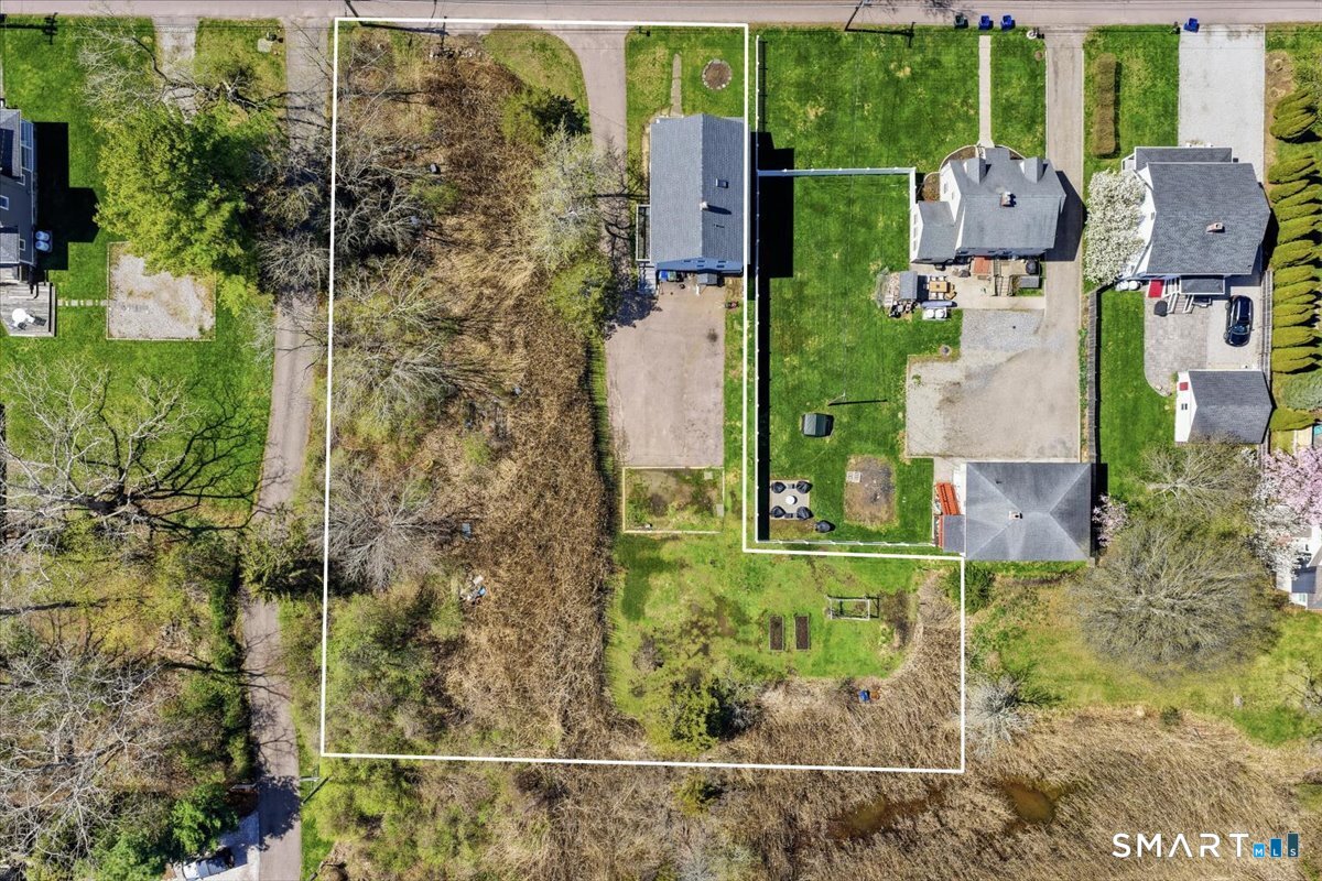 46 Hatch Street Stonington, CT 06355 - Photo 37 of 40 an aerial view of multiple house