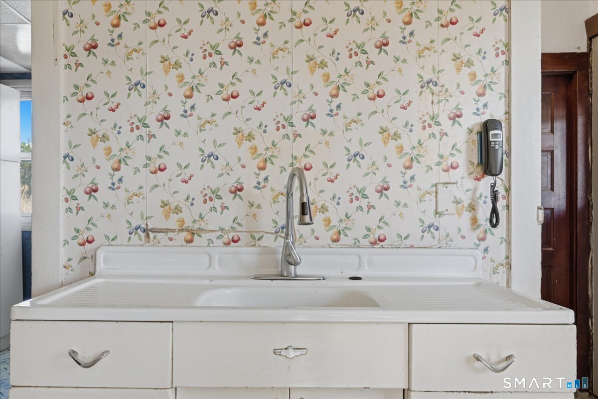 46 Hatch Street Stonington, CT 06355 - Photo 7 of 40 a bathroom with a bathtub and shower
