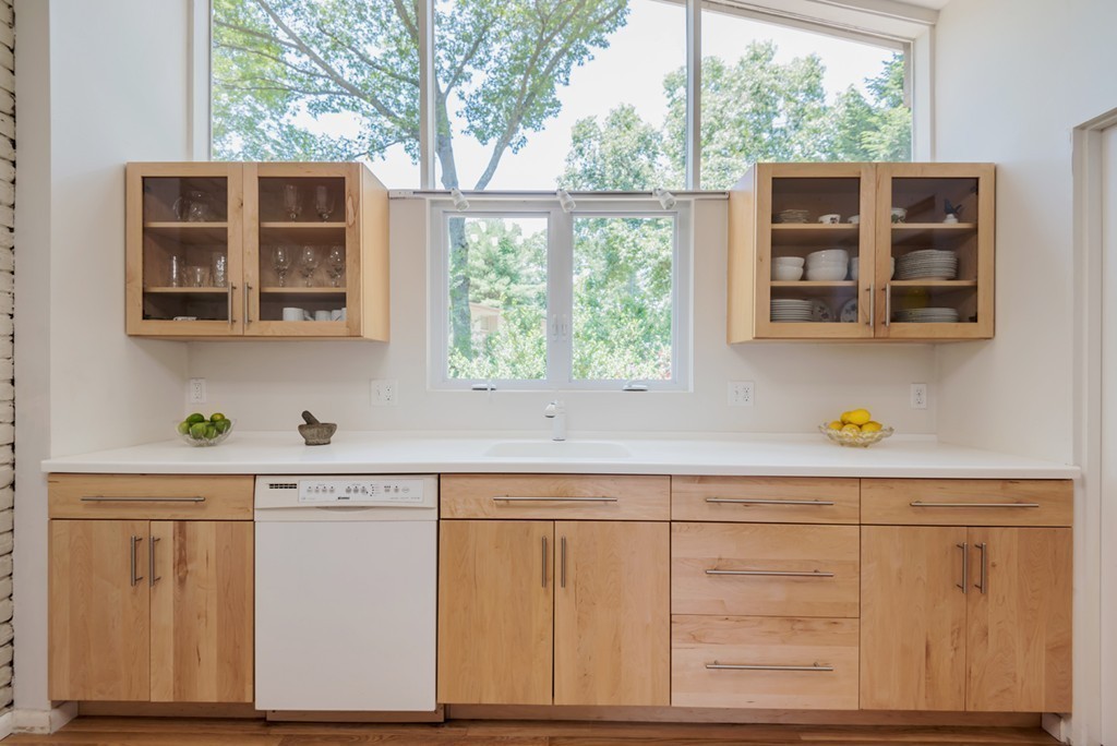 8 Mayflower Road Andover, MA 01810 - Photo 2 of 26 Gallery Image 2
