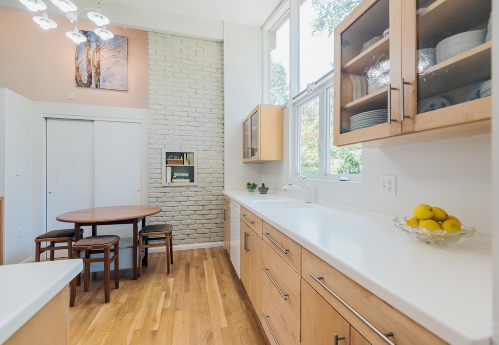 8 Mayflower Road Andover, MA 01810 - Photo 4 of 26 Gallery Image 4