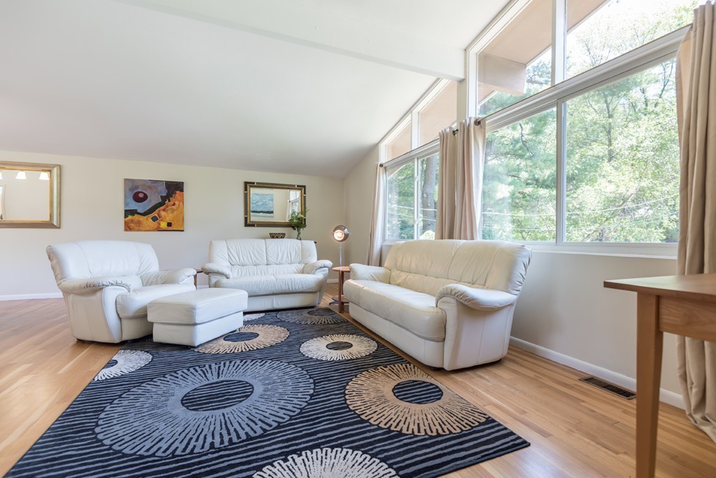 8 Mayflower Road Andover, MA 01810 - Photo 8 of 26 Gallery Image 8
