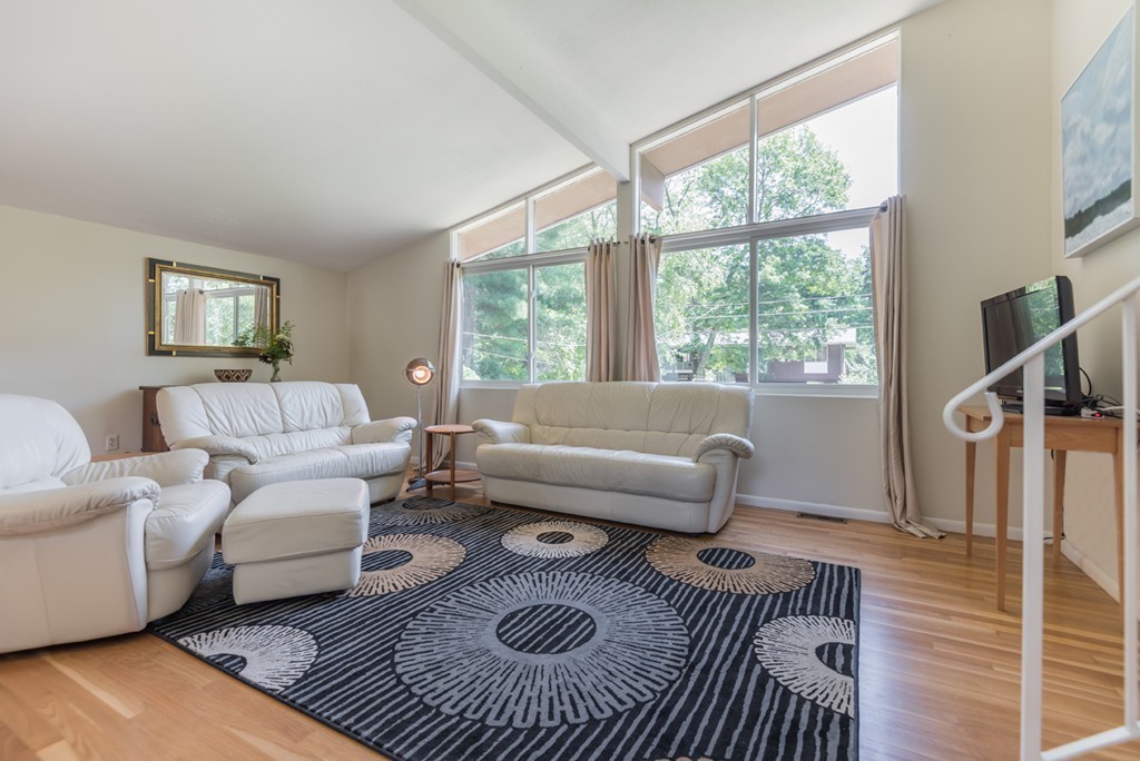 8 Mayflower Road Andover, MA 01810 - Photo 9 of 26 Gallery Image 9
