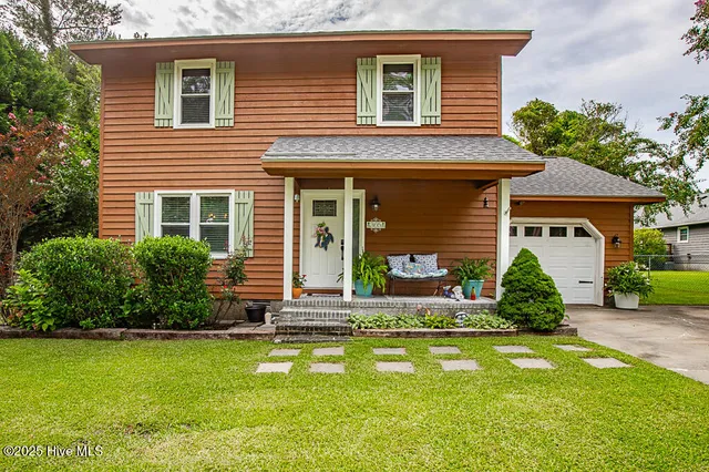 $295,000 | 305 Berkshire Drive, Havelock, NC 28532