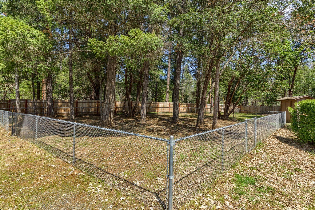 2036 Pleasant Creek Road Rogue River, OR 97537 - Photo 31 of 39 Fenced Side Yard