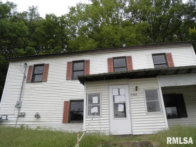 $45,900 | 1903 Hershey Avenue, Muscatine, IA 52761
