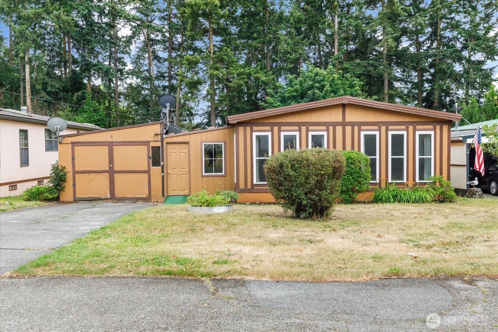 1361 North Goldie Road, Unit 16 Oak Harbor, WA 98277 - Photo 2 of 30