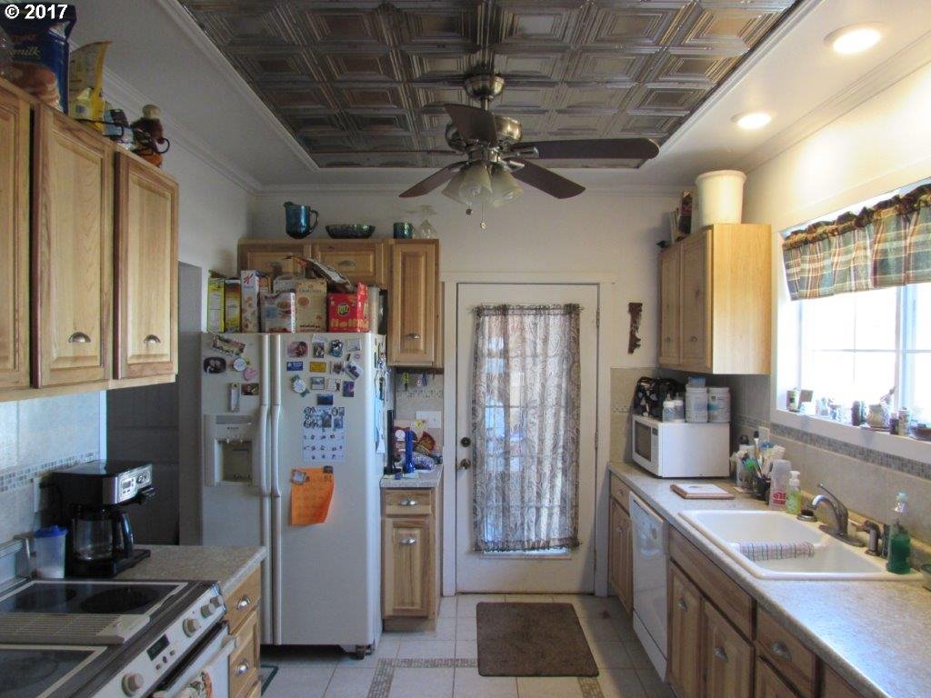 4967 Olalla Road Winston, OR 97496 - Photo 18 of 21