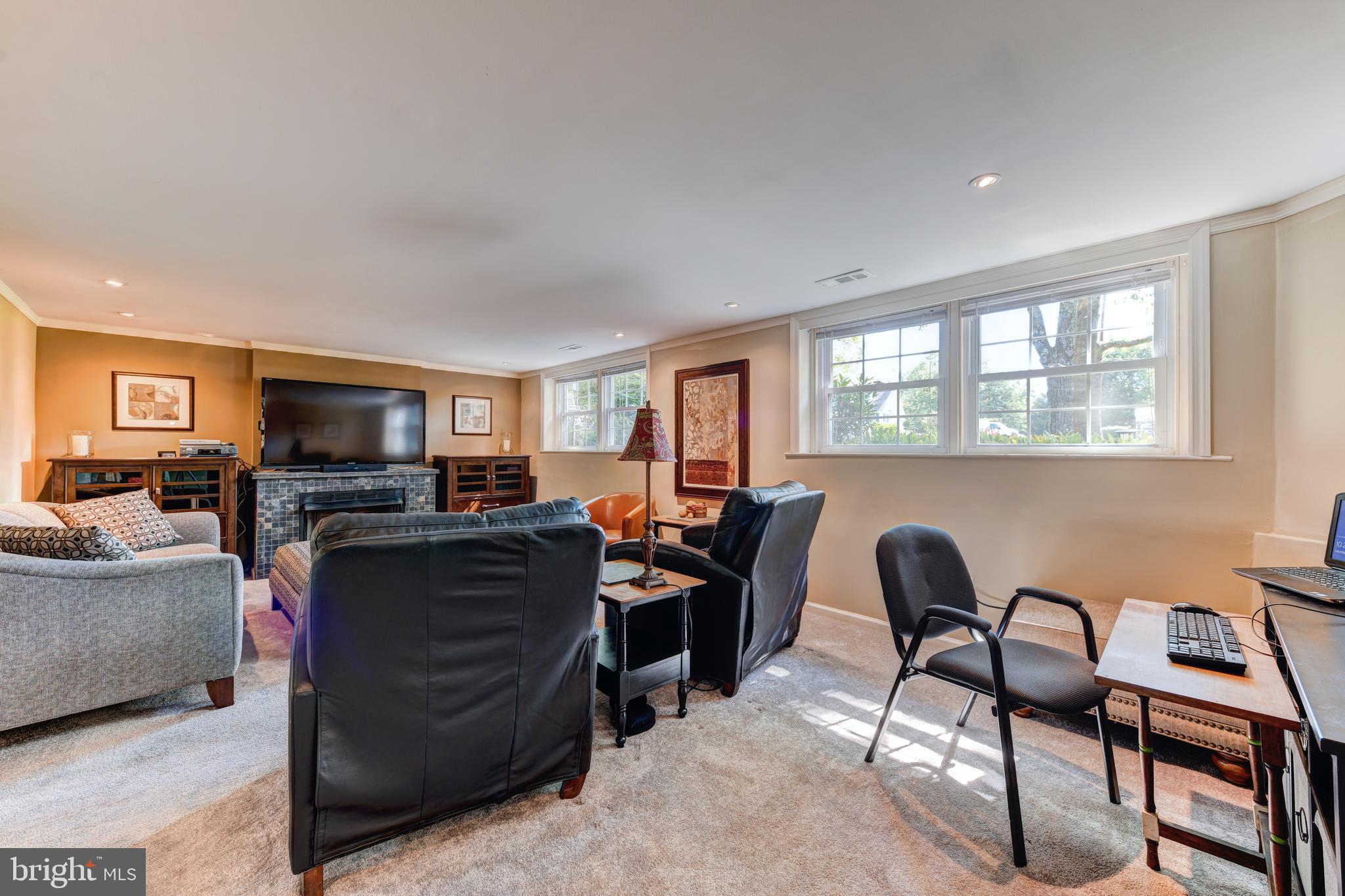 308 Park Road Ambler, PA 19002 - Photo 24 of 60 Family Room