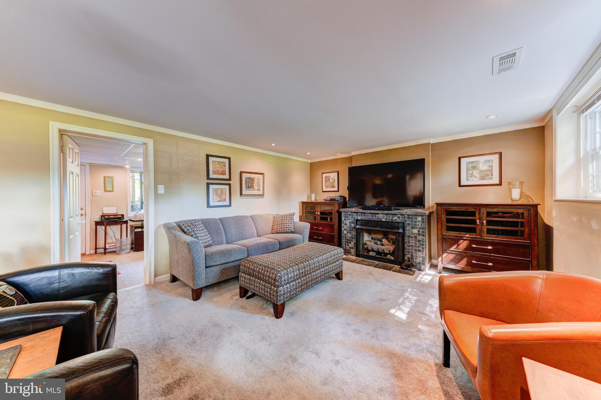 308 Park Road Ambler, PA 19002 - Photo 25 of 60 Family Room