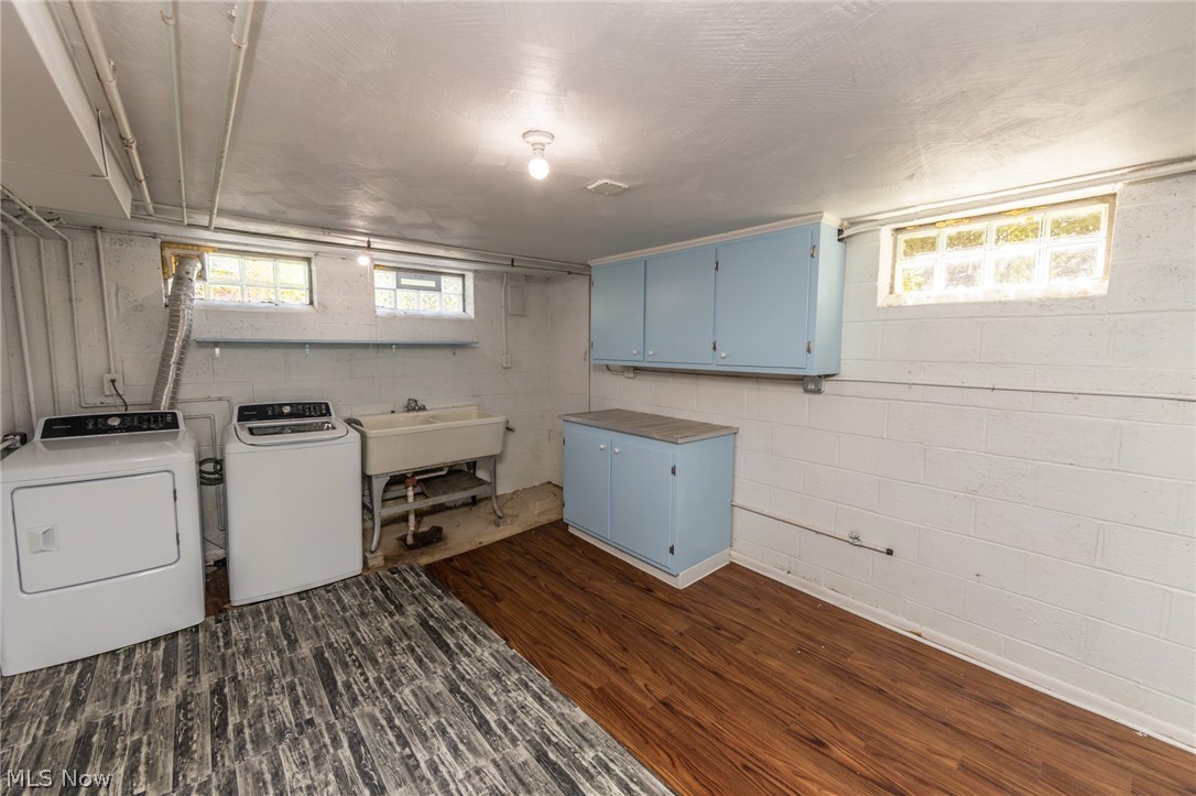 13145 East Bagley Road Cleveland, OH 44130 - Photo 27 of 35 Spacious laundry area with plenty of storage!