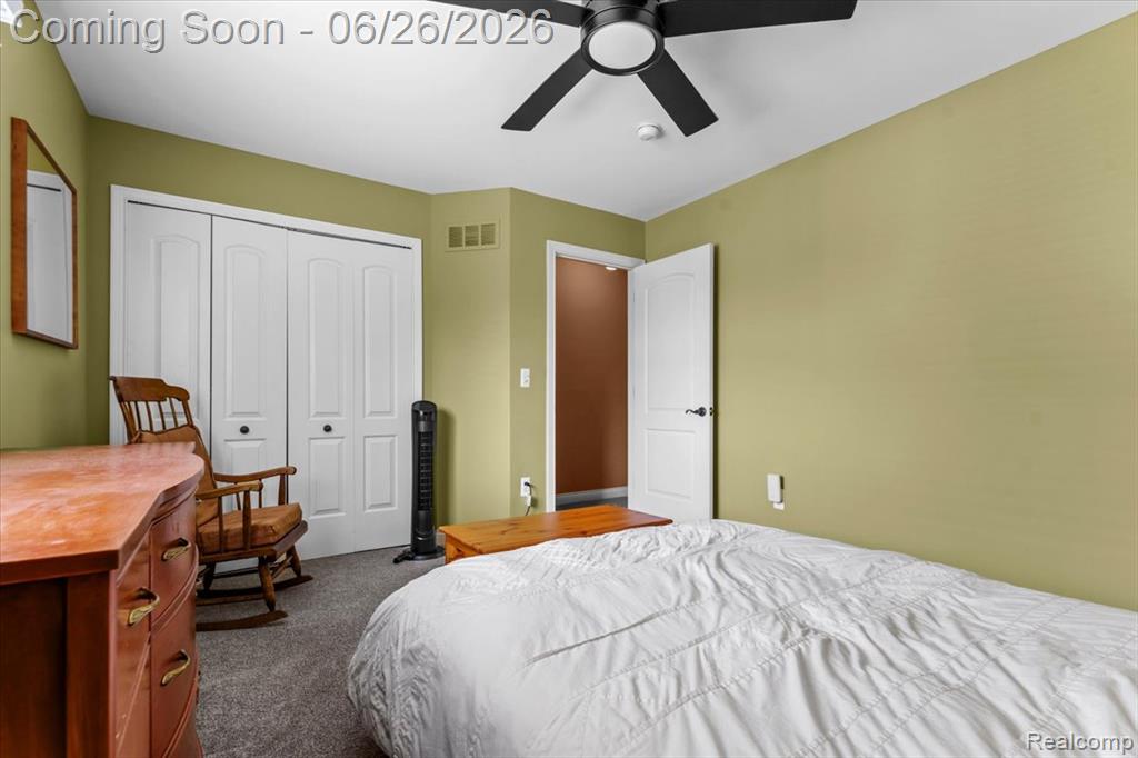124 Woodside Road Royal Oak, MI 48073 - Photo 19 of 41
